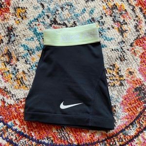 Nike pros w/ neon green band